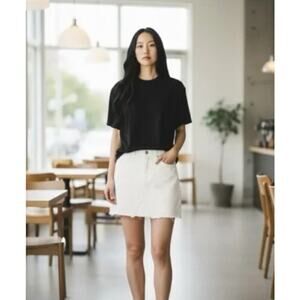 GAP White Denim Mini Skirt Size 2 Raw Hem High Rise Jean Skirt